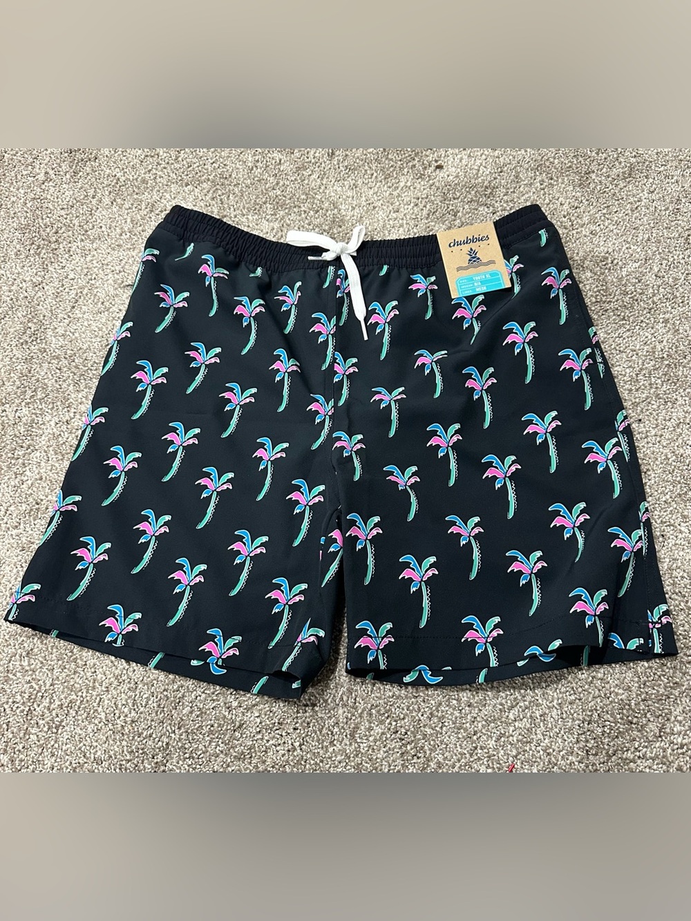 NWT Chubbies Size XL (18-20) Youth Classic Swim Trunk Havana Nights Mesh Liner